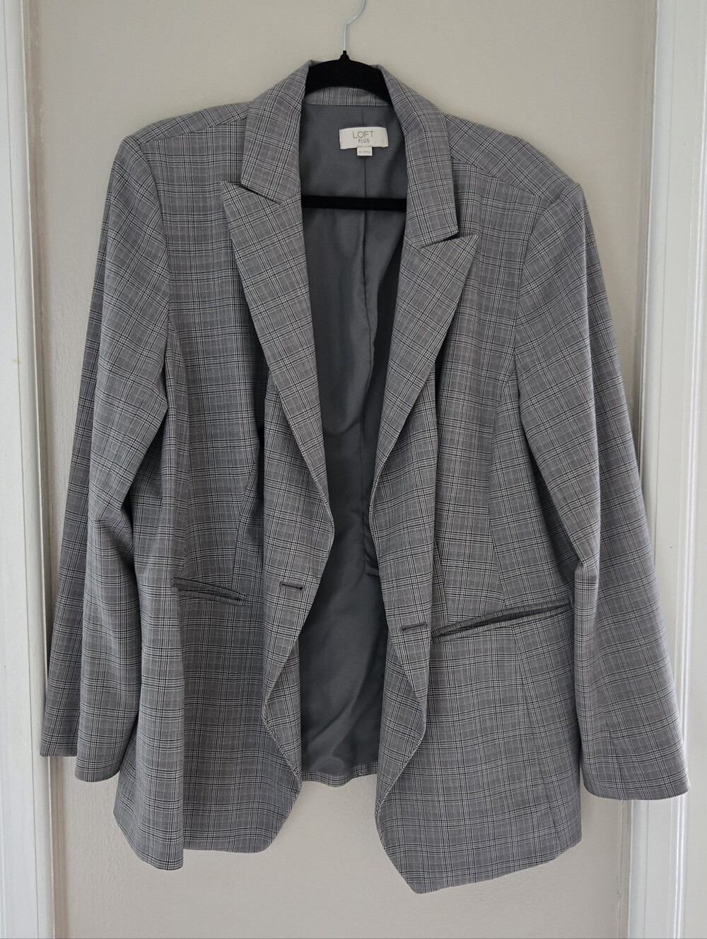 LOFT Gray Plaid Blazer - Modern Tailored Sport Coat